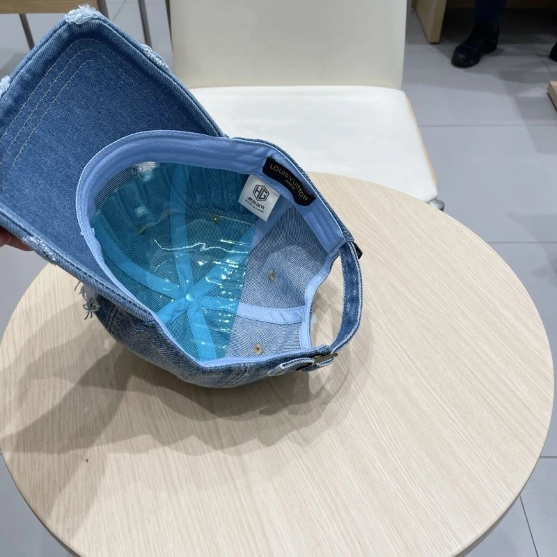 Louis Vuitton Caps Supportive 258168