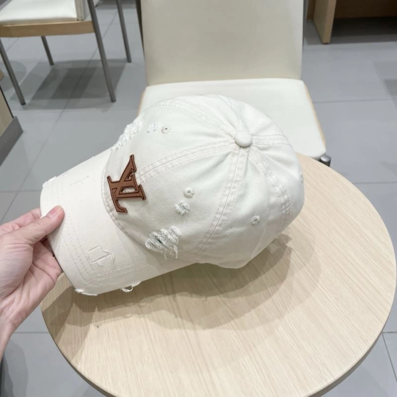 Bold Louis Vuitton Caps 258178