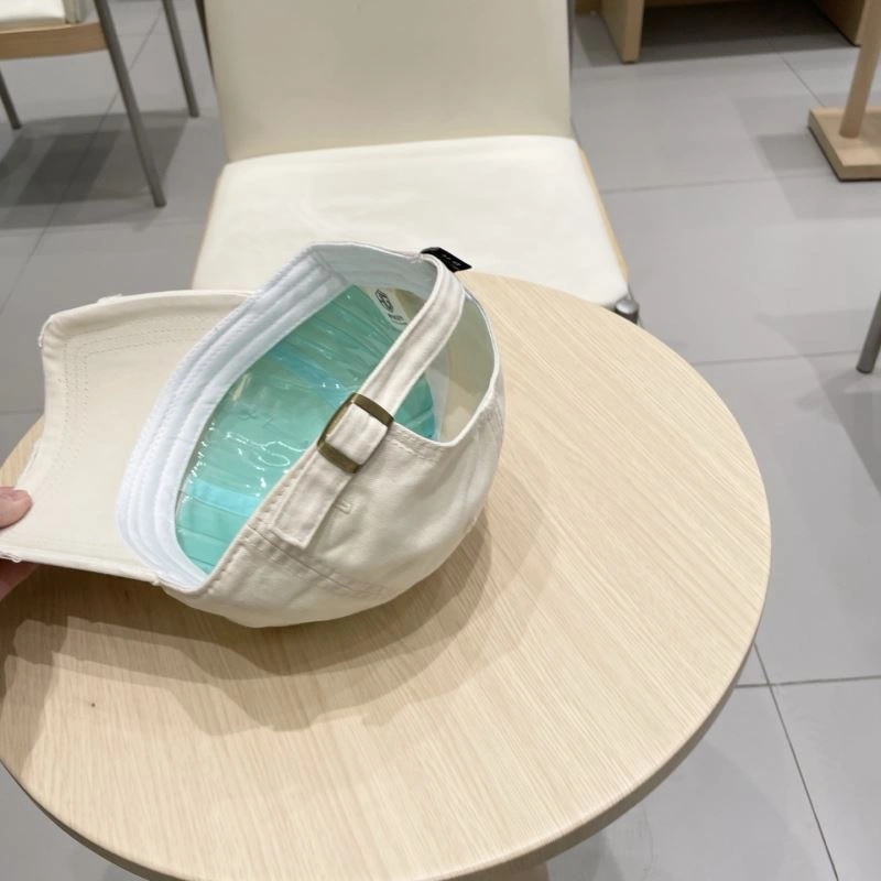 Bold Louis Vuitton Caps 258178
