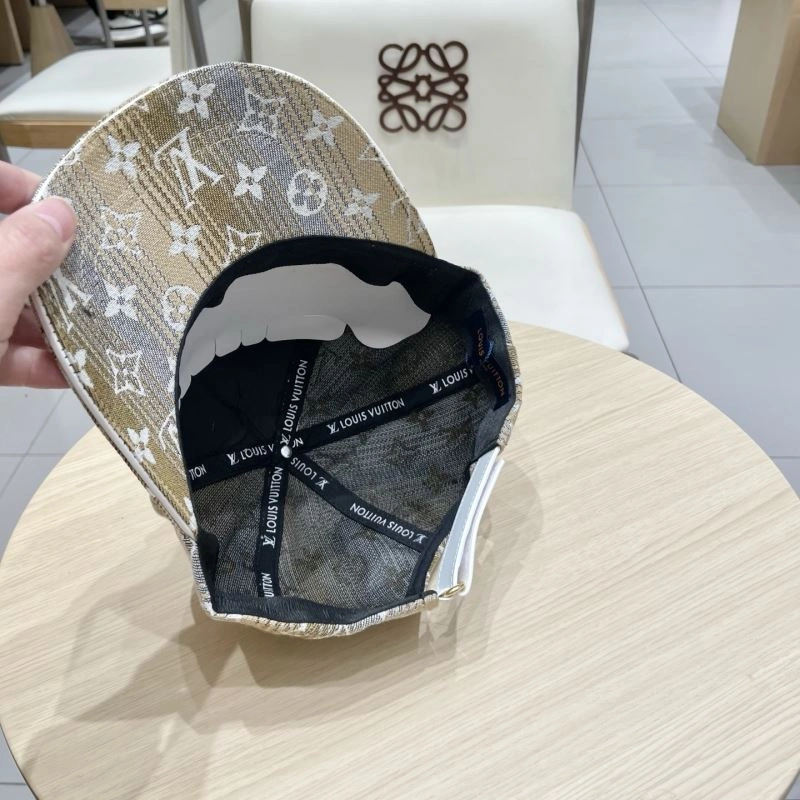 Louis Vuitton Caps Lightweight 258181
