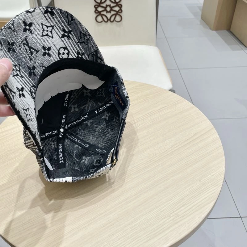 Louis Vuitton Caps Vibrant 258175