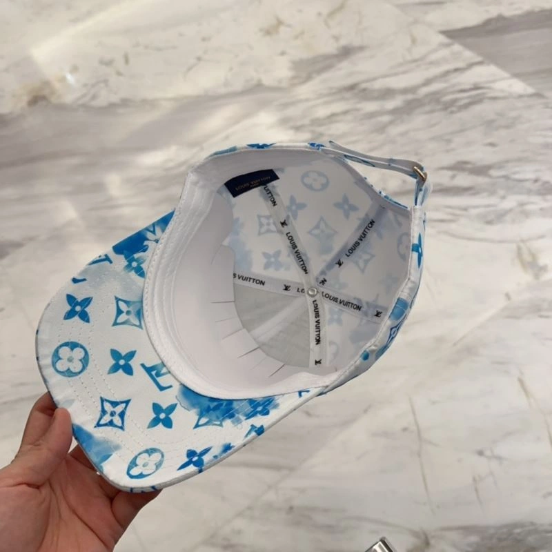 Sporty Louis Vuitton Caps 258173