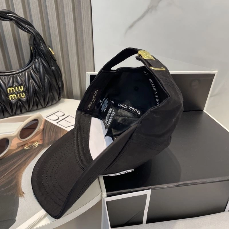 Breathable Louis Vuitton Caps 258182