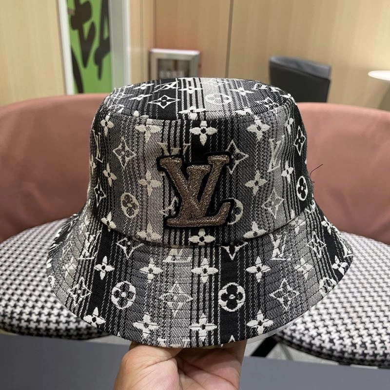 Louis Vuitton Caps Versatile 258153