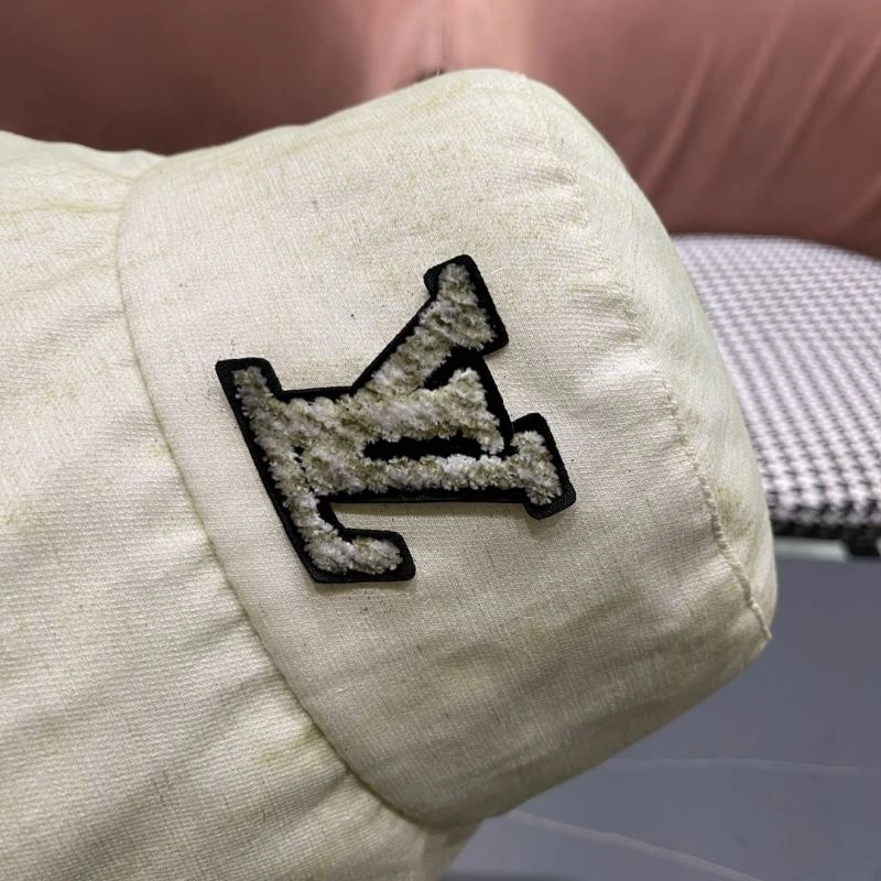 Louis Vuitton Caps Practical 258147