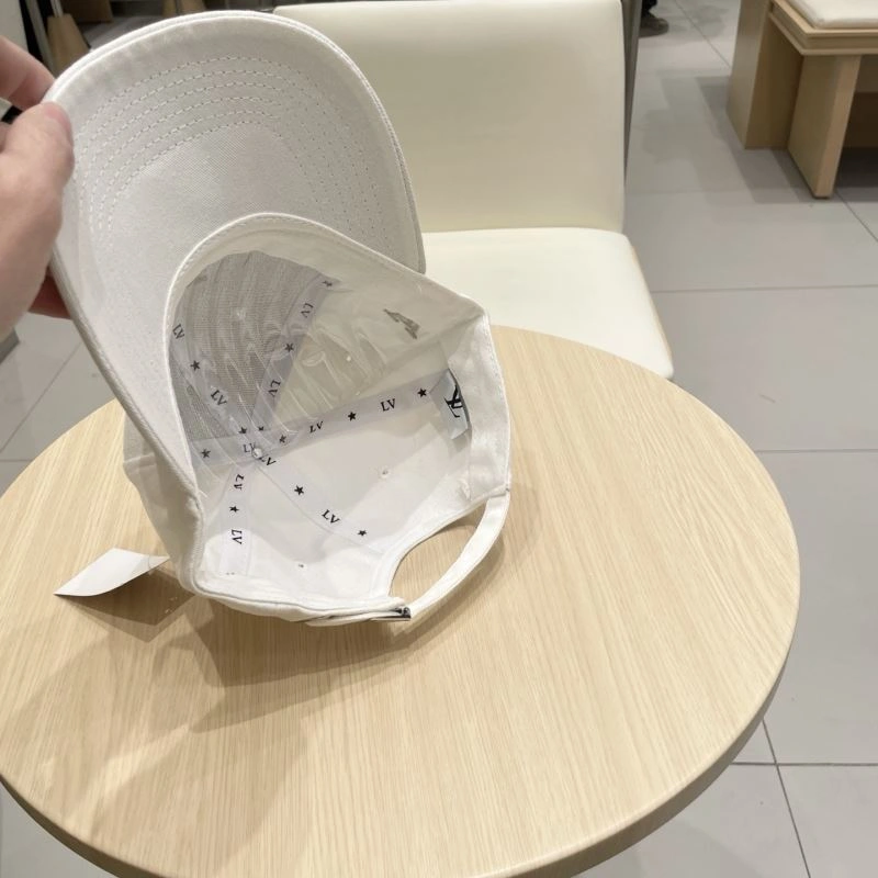 Louis Vuitton Caps Attractive 258132