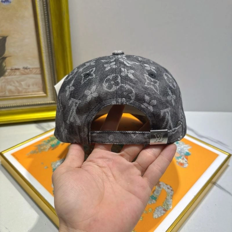 Louis Vuitton Caps EyeCatching 258109