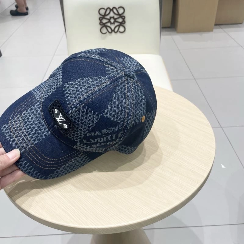 Louis Vuitton Caps EyeCatching 258077