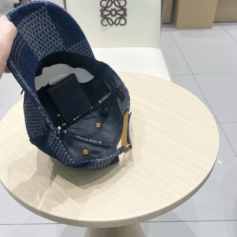 Louis Vuitton Caps EyeCatching 258077