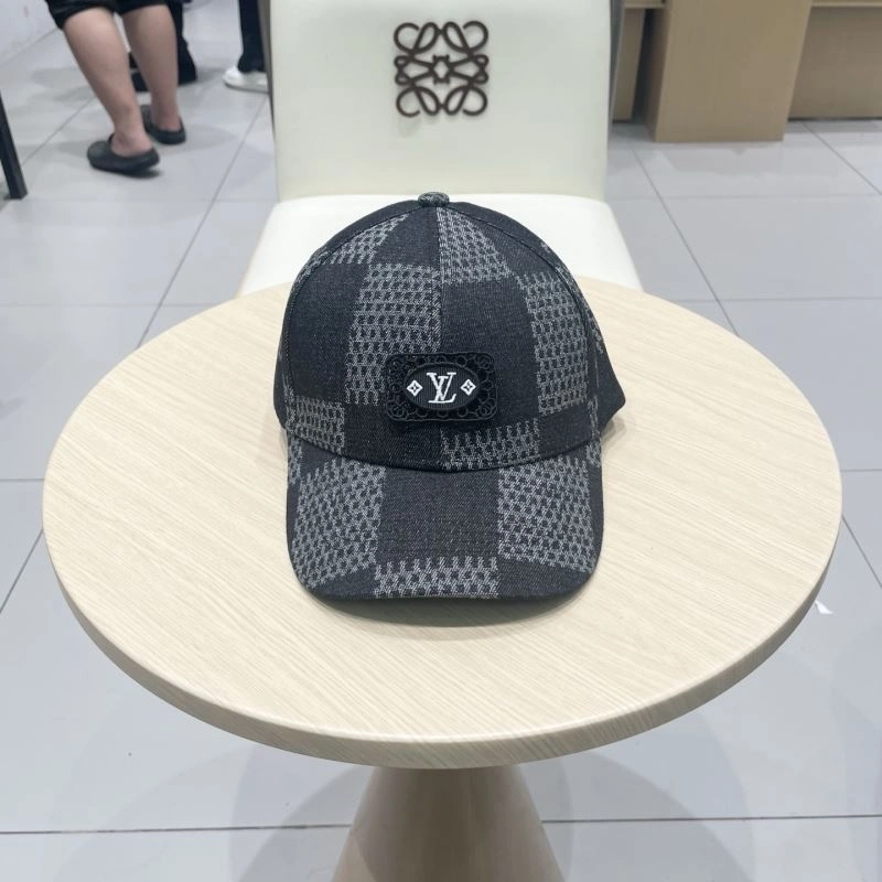 Lightweight Louis Vuitton Caps 258082