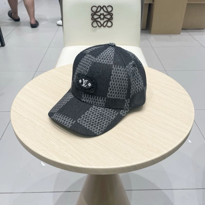Lightweight Louis Vuitton Caps 258082