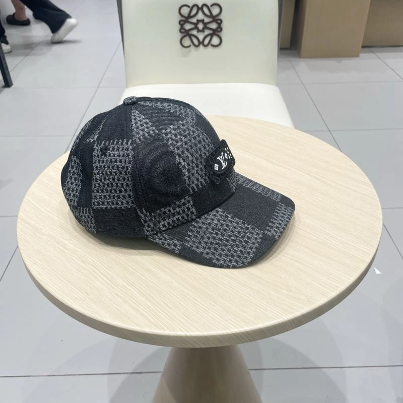 Lightweight Louis Vuitton Caps 258082