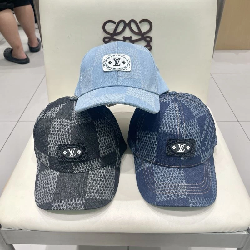 Lightweight Louis Vuitton Caps 258082