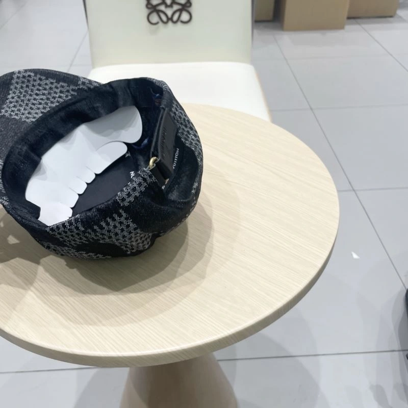 Lightweight Louis Vuitton Caps 258082