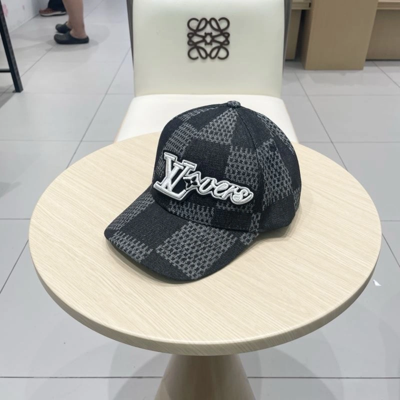 Lightweight Louis Vuitton Caps 258084