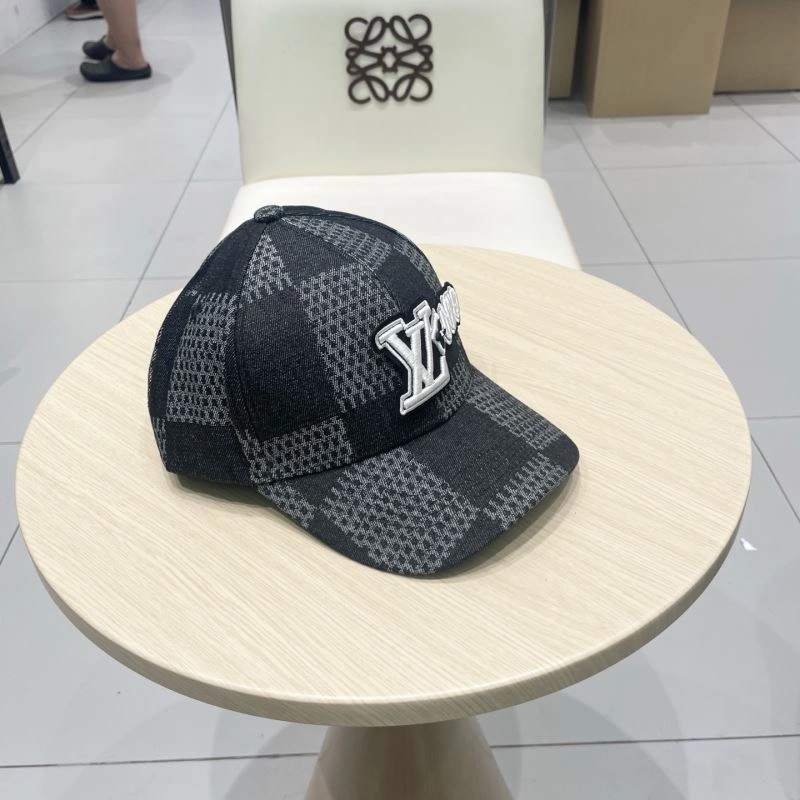 Lightweight Louis Vuitton Caps 258084
