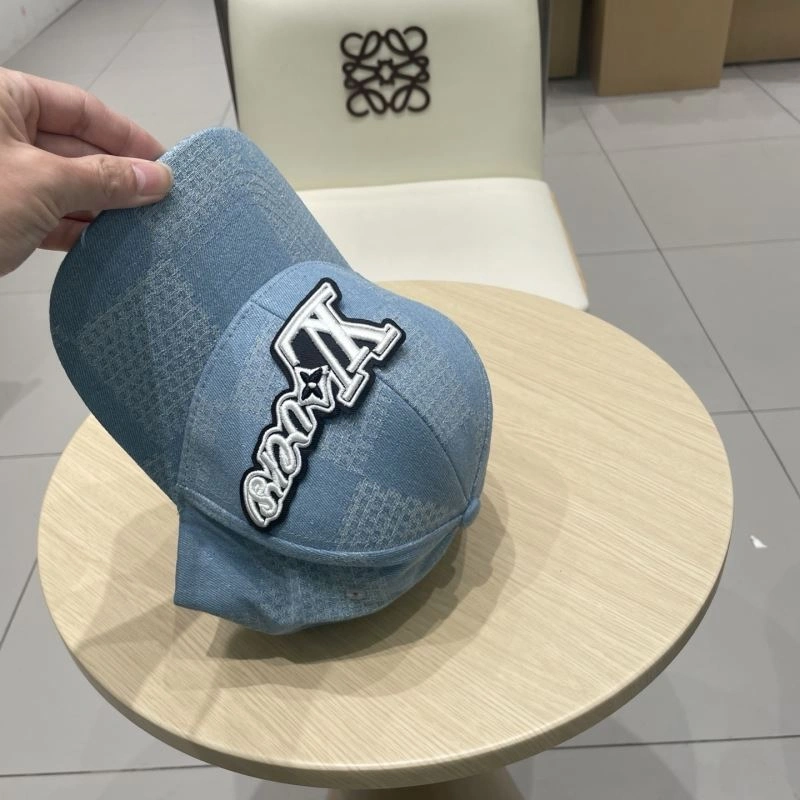 Louis Vuitton Caps Practical 258081