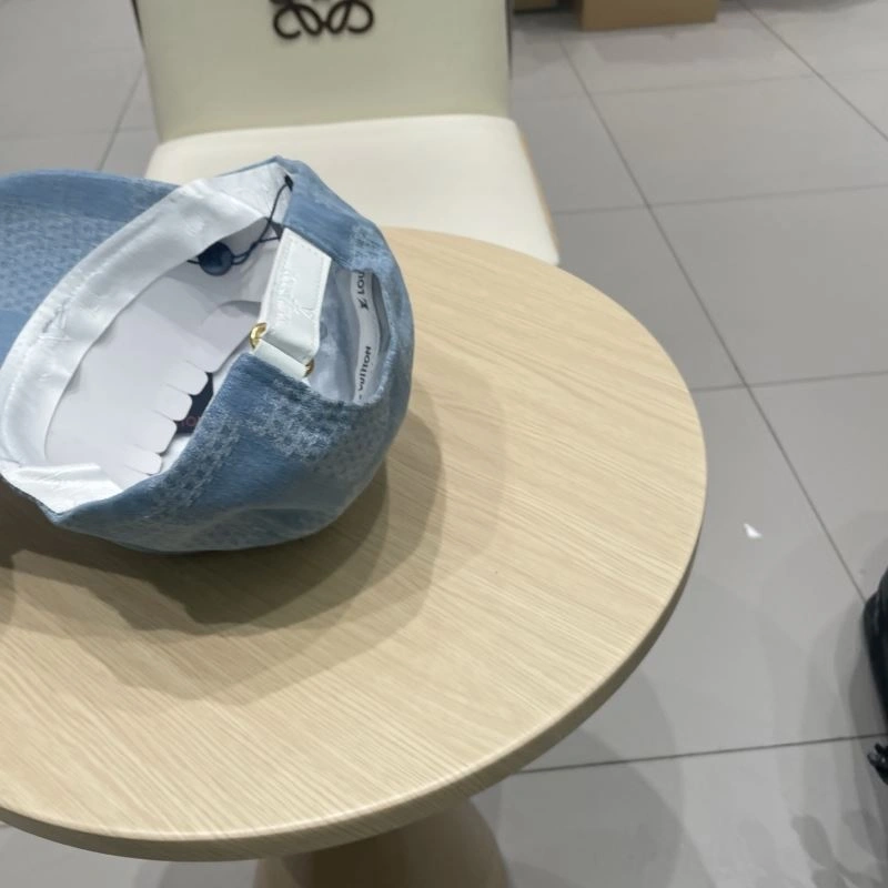 Louis Vuitton Caps Practical 258081