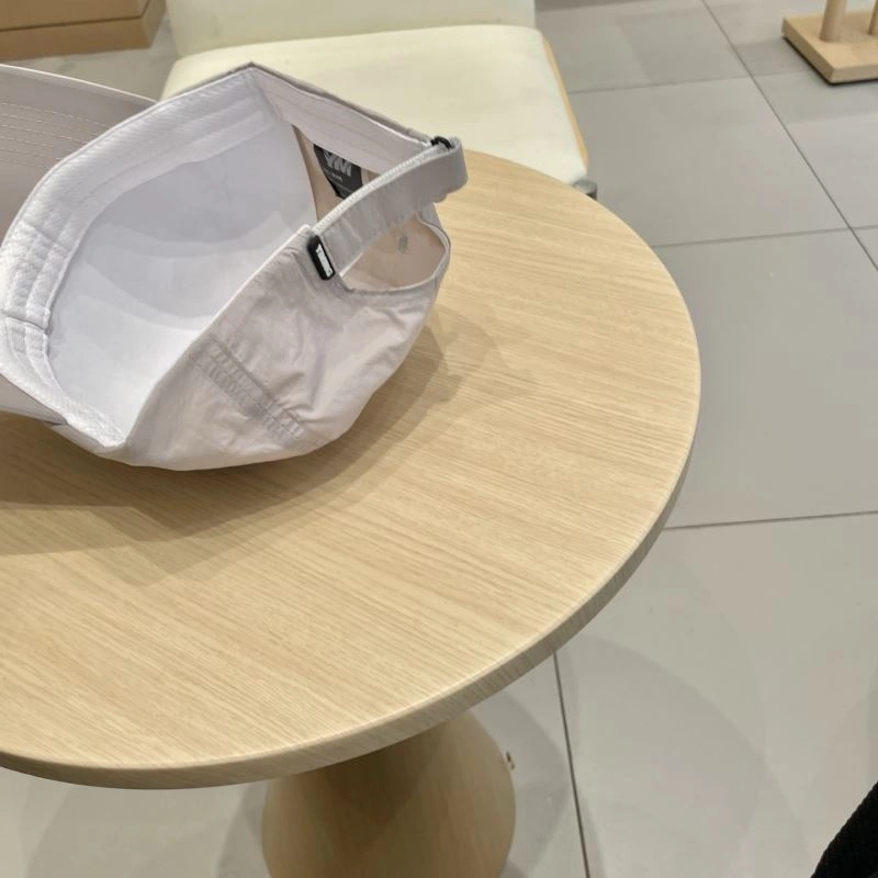 Louis Vuitton Caps Bold 258057