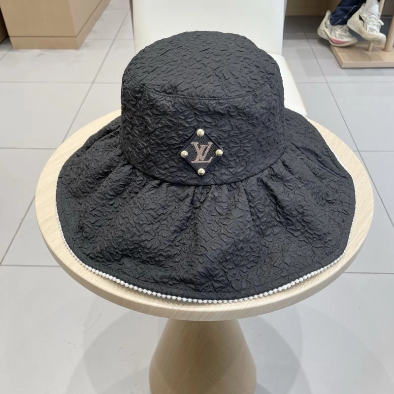 Lightweight Louis Vuitton Caps 258026