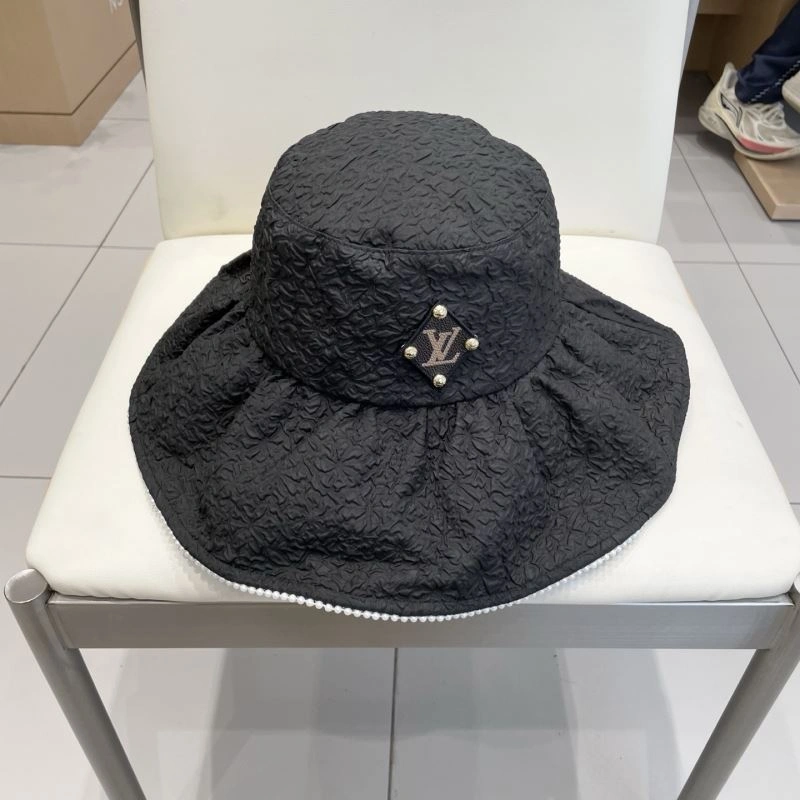 Lightweight Louis Vuitton Caps 258026