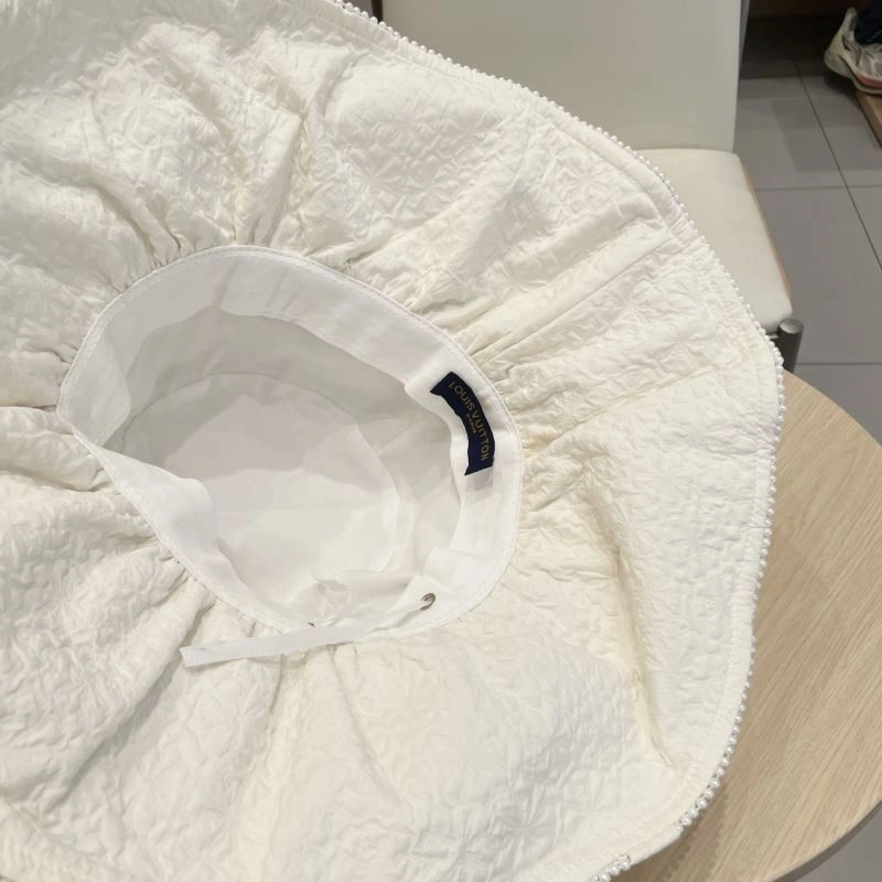 Louis Vuitton Caps Practical 258024