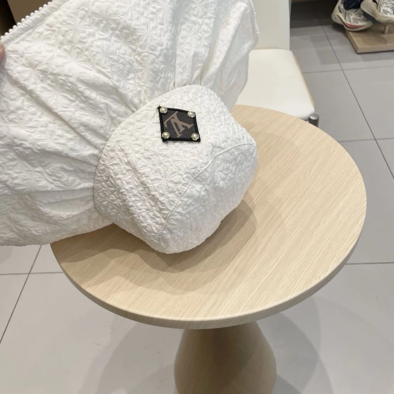 Louis Vuitton Caps Practical 258024