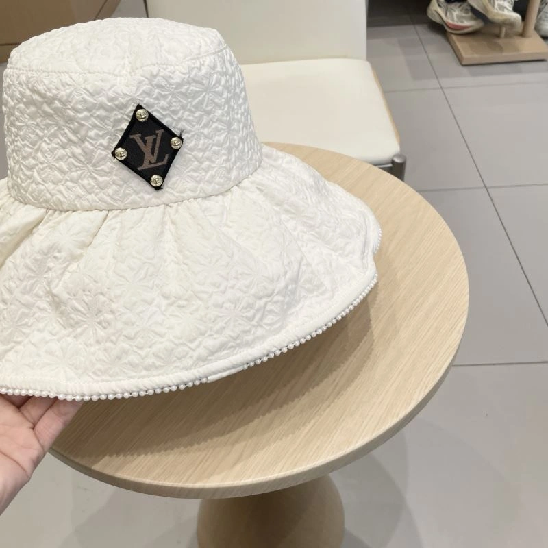 Louis Vuitton Caps Practical 258024