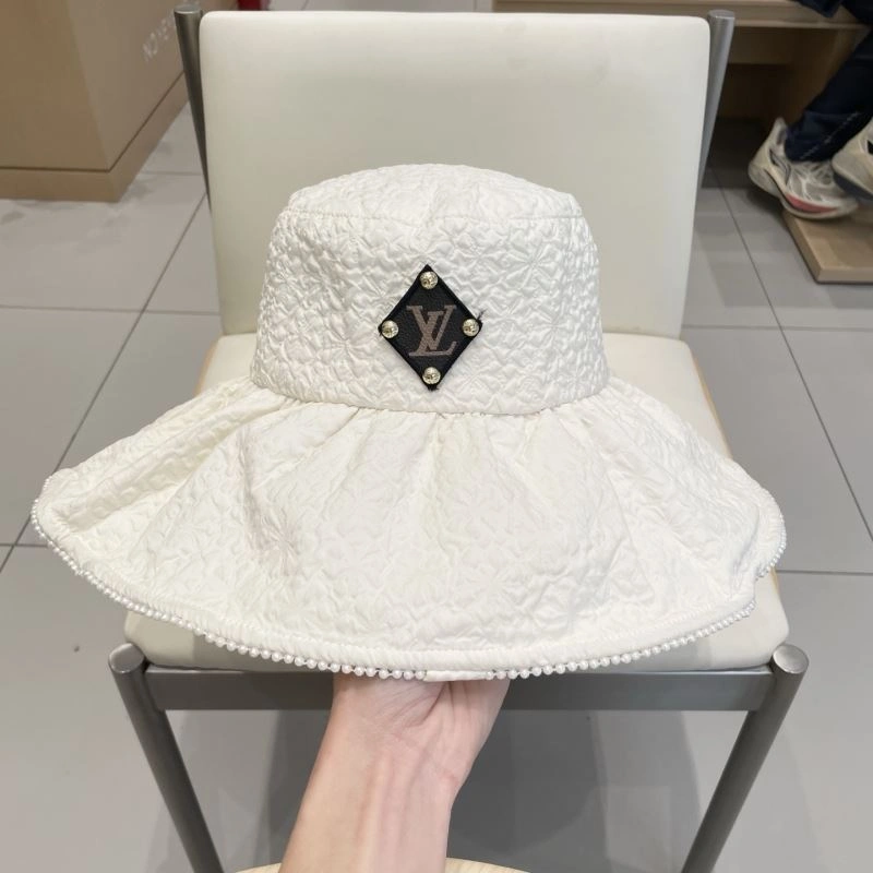 Louis Vuitton Caps Practical 258024