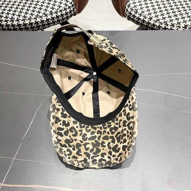 Louis Vuitton Caps Youthful 258017