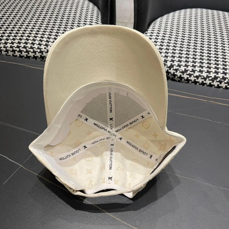 Louis Vuitton Caps Sleek 257980