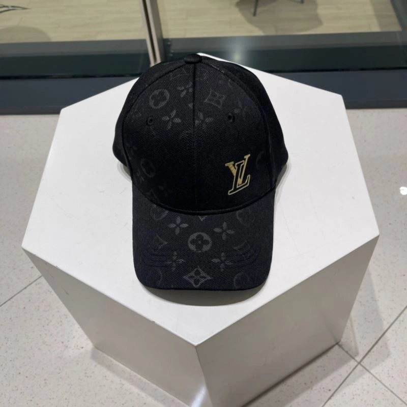 Sporty Louis Vuitton Caps 257951