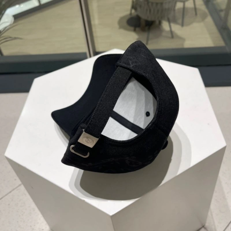 Sporty Louis Vuitton Caps 257951