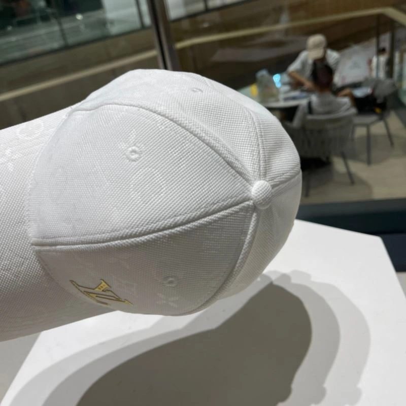 Louis Vuitton Caps Sophisticated 257953