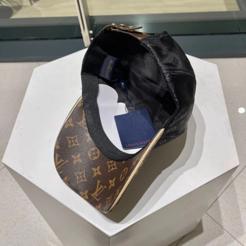 Louis Vuitton Caps Tailored 257946