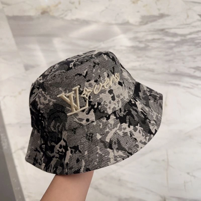 Louis Vuitton Caps Contemporary 257964