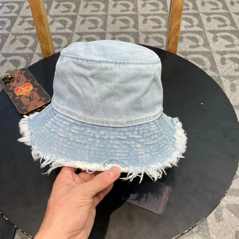 Versatile Louis Vuitton Caps 257939