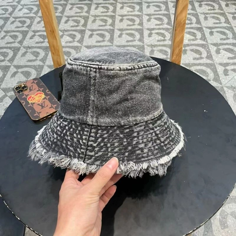 Louis Vuitton Caps Contemporary 257936