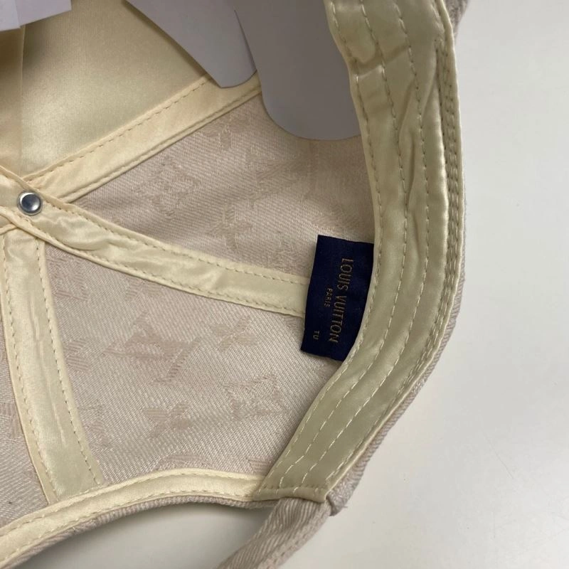 Louis Vuitton Caps Neat 257916