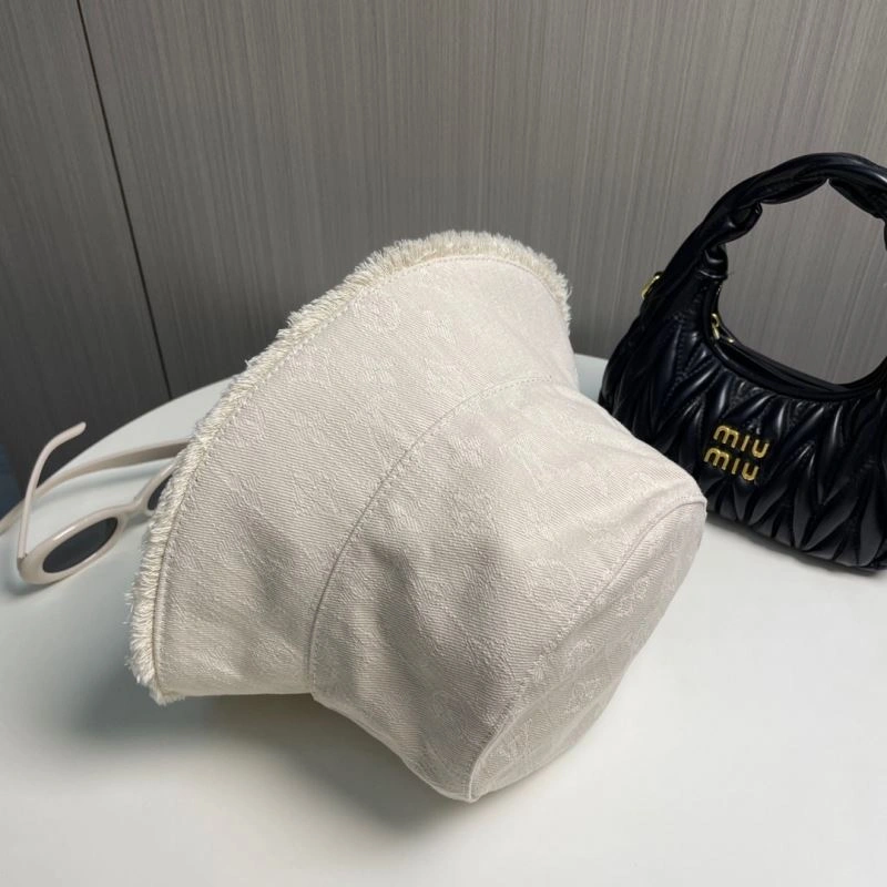 SmoothTexture Louis Vuitton Caps 257914