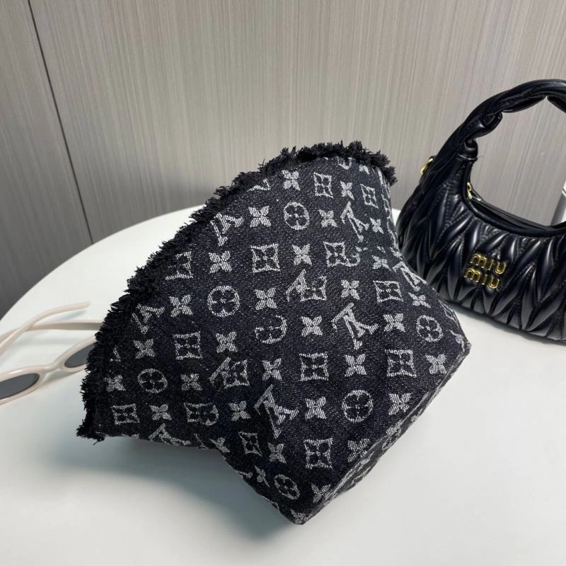 Louis Vuitton Caps Snug 257906