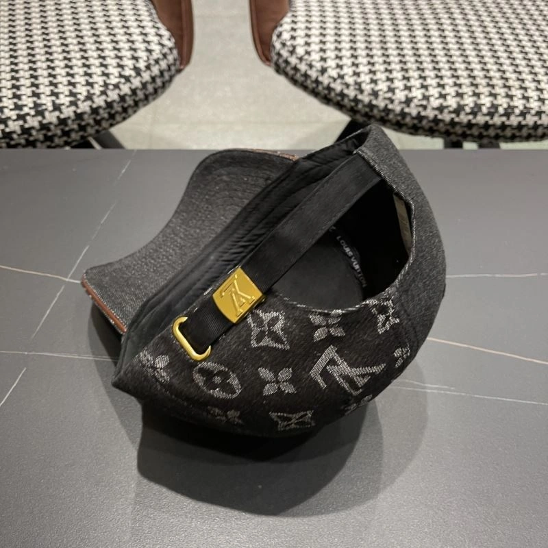 Compact Louis Vuitton Caps 257925