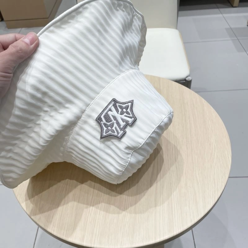 Louis Vuitton Caps Classic 257932