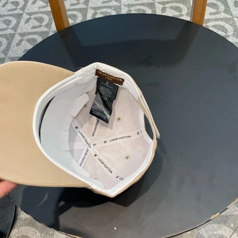 Stretchable Louis Vuitton Caps 257921