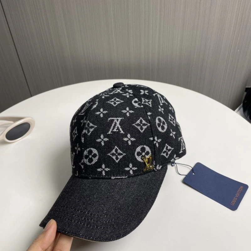 Compact Louis Vuitton Caps 257881