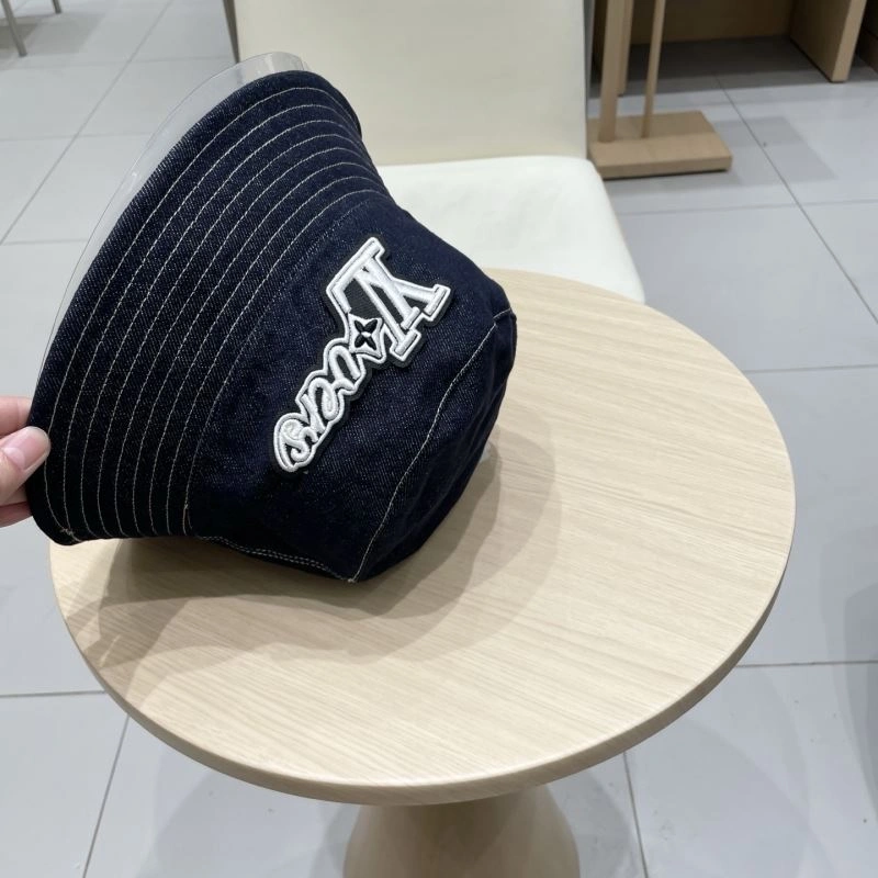 Snug Louis Vuitton Caps 257860