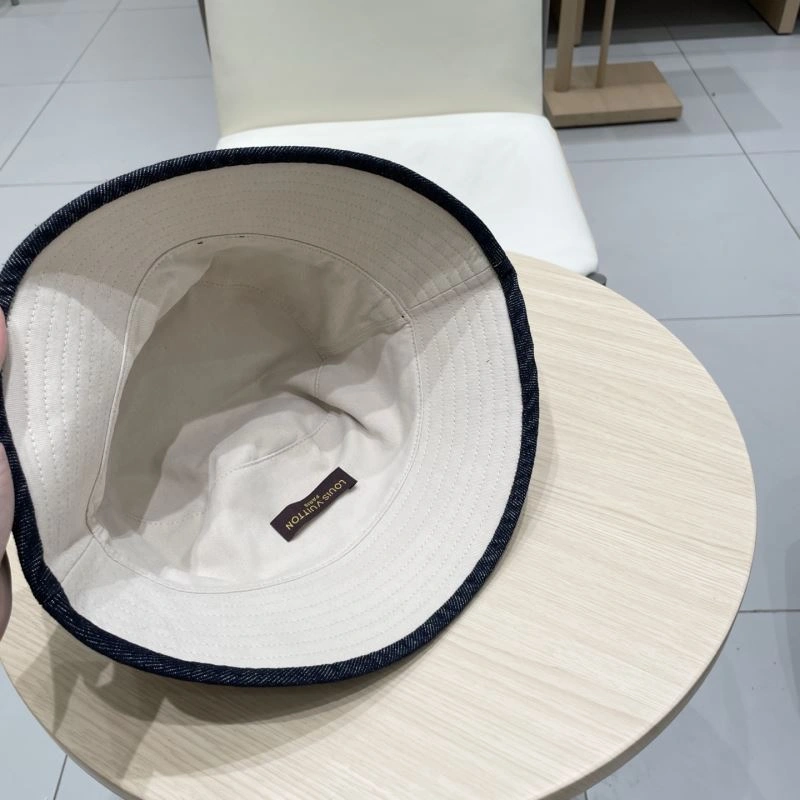 Snug Louis Vuitton Caps 257860