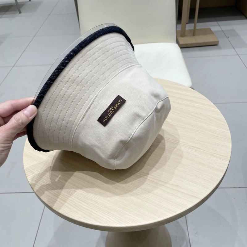 Snug Louis Vuitton Caps 257860