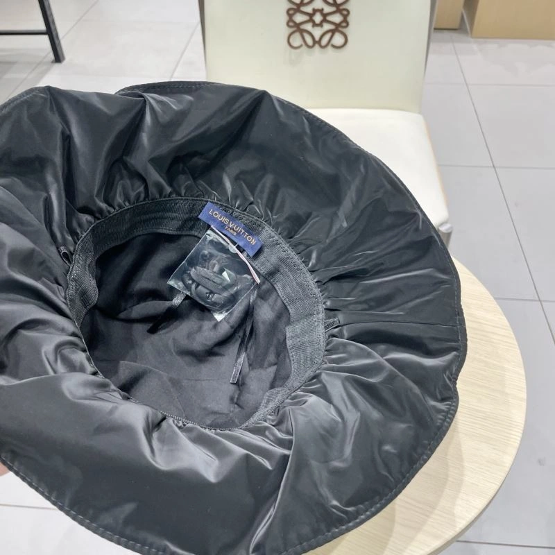 WaterResistant Louis Vuitton Caps 257841