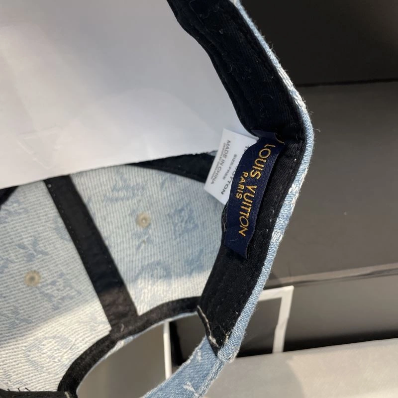 SmoothTexture Louis Vuitton Caps 257835
